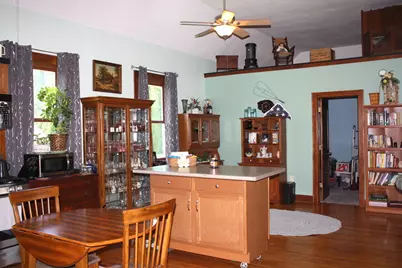 221 W Morgan Street, Dixon, IL 61021 - Photo 9