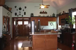 221 W Morgan St, Dixon, IL 61021 - Photo 5