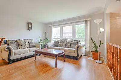 9389 Hamlin Avenue, Des Plaines, IL 60016 - Photo 3