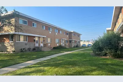 8658 Gregory Ln   Unit C Lane #c, Des Plaines, IL 60016 - Photo 1