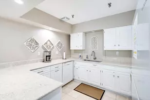 701 Lake Hinsdale Dr, Willowbrook, IL 60527 - Photo 23