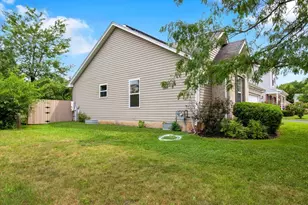 499 Kensington Ct, Dekalb, IL 60115 - Photo 25