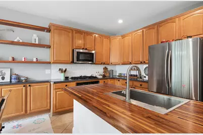 5521 Cambridge Way, Hanover Park, IL 60133 - Photo 9
