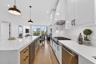 1347 W Grand Ave, Chicago, IL 60642 - Photo 9