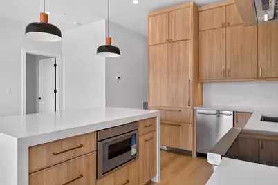 1347 W Grand Avenue #2N, Chicago, IL 60642 - Photo 7