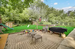 909 Pershing Dr, Wauconda, IL 60084 - Photo 19