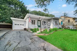 909 Pershing Dr, Wauconda, IL 60084 - Photo 1