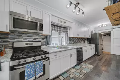 909 Pershing Drive, Wauconda, IL 60084 - Photo 7