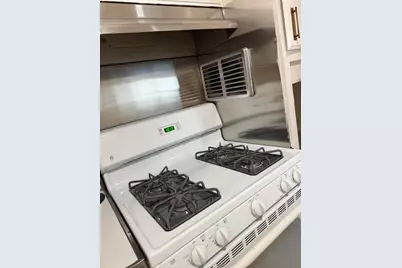 400 E Randolph Street #921, Chicago, IL 60601 - Photo 9
