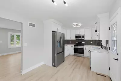 37 E Weathersfield Way, Schaumburg, IL 60193 - Photo 15