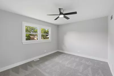37 E Weathersfield Way, Schaumburg, IL 60193 - Photo 11
