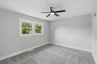 37 E Weathersfield Way, Schaumburg, IL 60193 - Photo 11