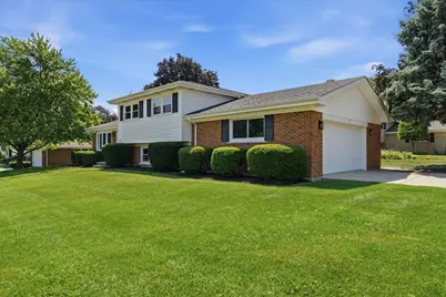 37 E Weathersfield Way, Schaumburg, IL 60193 - Photo 3