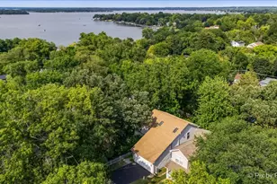 17 Hillcrest Ave, Fox Lake, IL 60020 - Photo 1