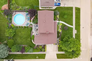 226 Meadowwood Dr, Joliet, IL 60431 - Photo 9