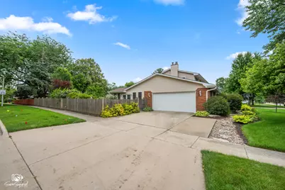 226 Meadow Wood Drive, Joliet, IL 60431 - Photo 3