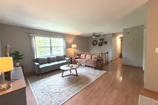 360 Homewood Dr, Bolingbrook, IL 60440 - Photo 5