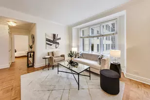 222 E Chestnut St, Chicago, IL 60611 - Photo 5