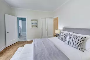 222 E Chestnut St, Chicago, IL 60611 - Photo 9