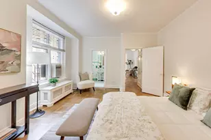 222 E Chestnut St, Chicago, IL 60611 - Photo 11