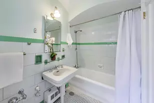 222 E Chestnut St, Chicago, IL 60611 - Photo 13