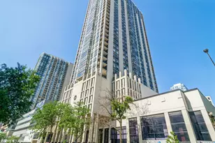 1122 N Clark St, Chicago, IL 60610 - Photo 1
