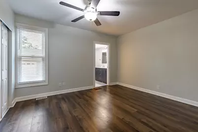 38 N Green Street, Carpentersville, IL 60110 - Photo 13