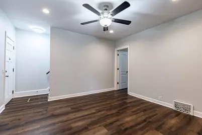 38 N Green Street, Carpentersville, IL 60110 - Photo 5