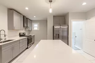 38 N Green St, Carpentersville, IL 60110 - Photo 9