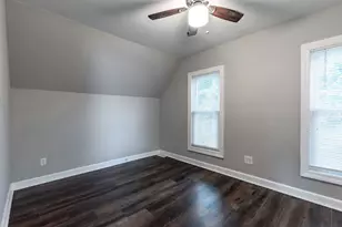 38 N Green St, Carpentersville, IL 60110 - Photo 17