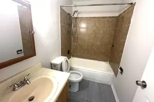 2000 Bayside Dr, Palatine, IL 60074 - Photo 11