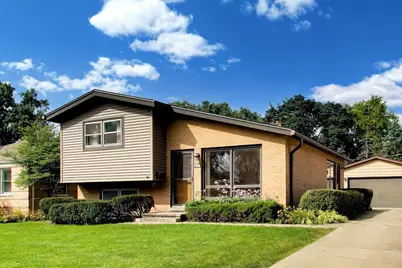 138 N Elmwood Avenue, Palatine, IL 60074 - Photo 1