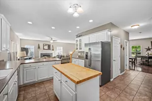 1075 Robinson St, Elburn, IL 60119 - Photo 17