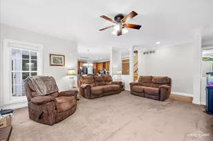 40W850 Stonecrest Dr, Elgin, IL 60124 - Photo 9