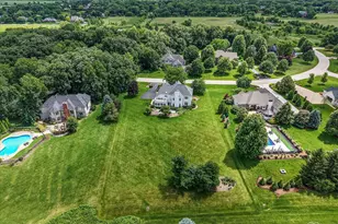 40W850 Stonecrest Dr, Elgin, IL 60124 - Photo 35