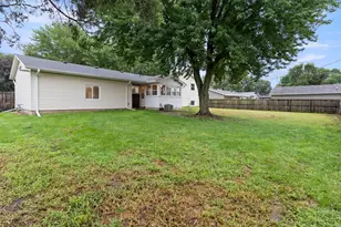 225 Melodie Ln, Colona, IL 61241 - Photo 7