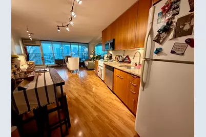 300 N State Street #3710, Chicago, IL 60654 - Photo 7