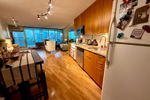 300 N State St, Chicago, IL 60654 - Photo 7