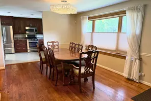 1009 S Ahrens Ave, Lombard, IL 60148 - Photo 3