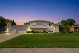 752 Rosanne St, Lockport, IL 60441 - Photo 1