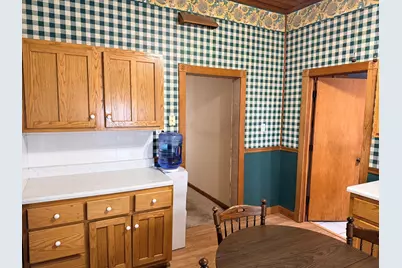 828 Tonti Street, Lasalle, IL 61301 - Photo 9