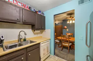 1059 Southbury Ln, Wheeling, IL 60090 - Photo 7