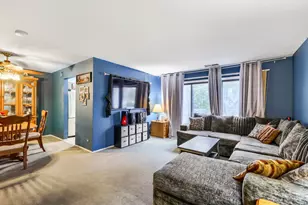 1059 Southbury Ln, Wheeling, IL 60090 - Photo 3