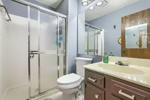 1059 Southbury Ln, Wheeling, IL 60090 - Photo 11
