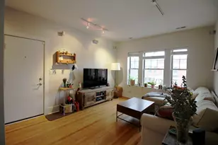 1901 W Newport Ave, Chicago, IL 60657 - Photo 5