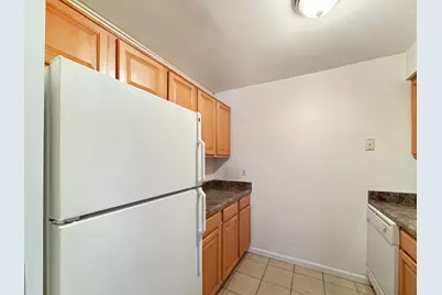 1910 W Hatherleigh Court #2C, Mount Prospect, IL 60056 - Photo 5