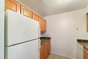 1910 W Hatherleigh Ct, Mount Prospect, IL 60056 - Photo 5