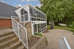 733 E Main St, Ottawa, IL 61350 - Photo 5