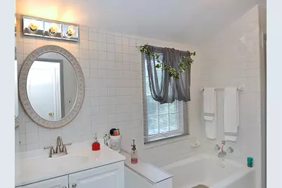 733 E Main Street, Ottawa, IL 61350 - Photo 17