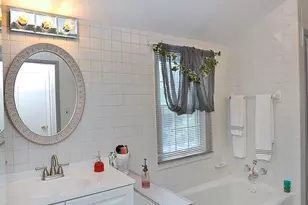 733 E Main St, Ottawa, IL 61350 - Photo 17